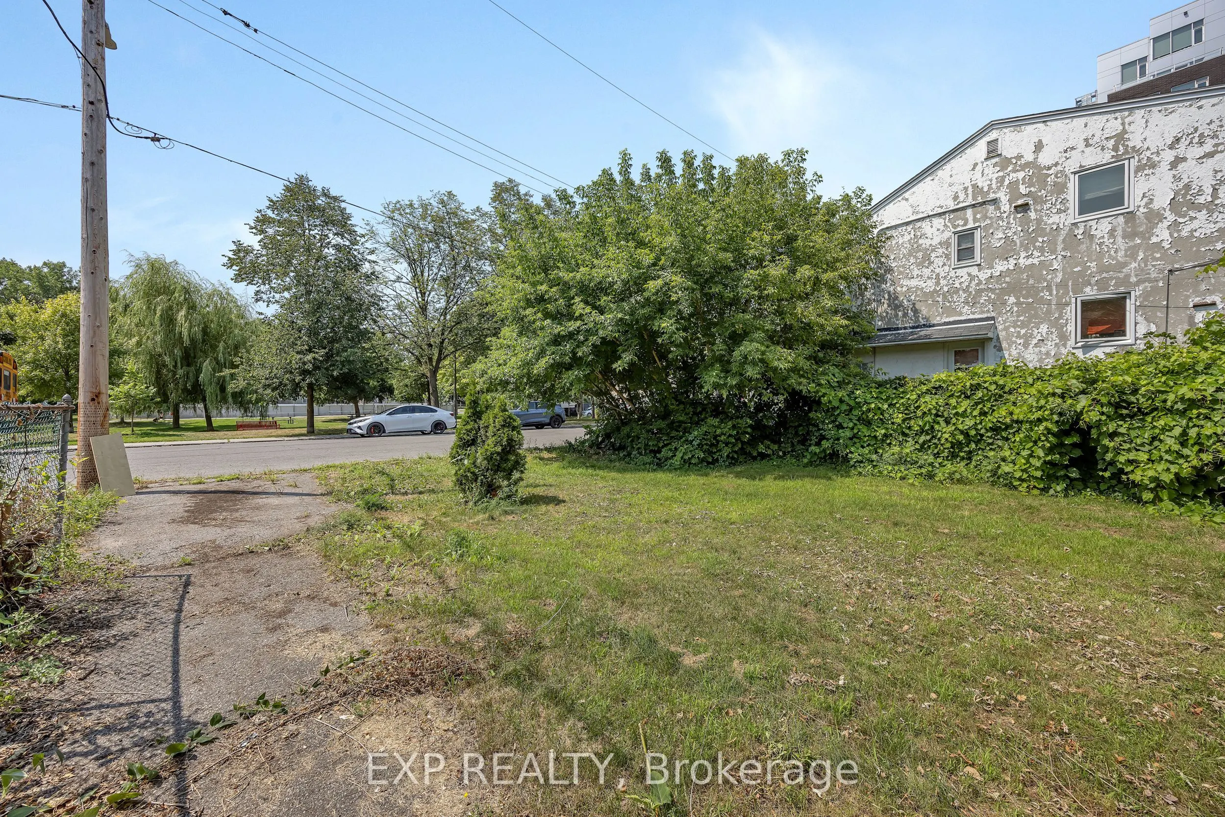 29 Marquette Avenue