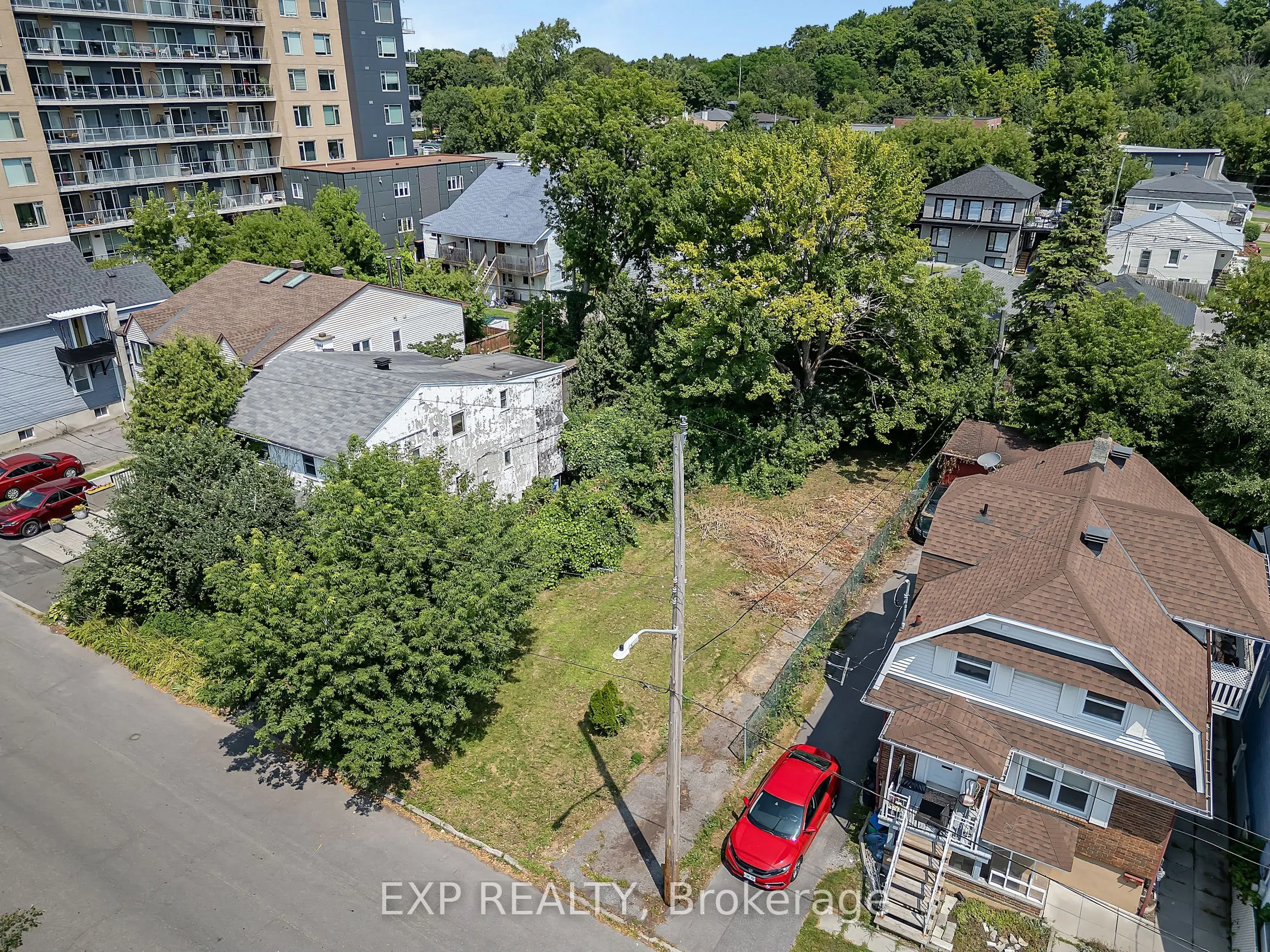 29 Marquette Avenue