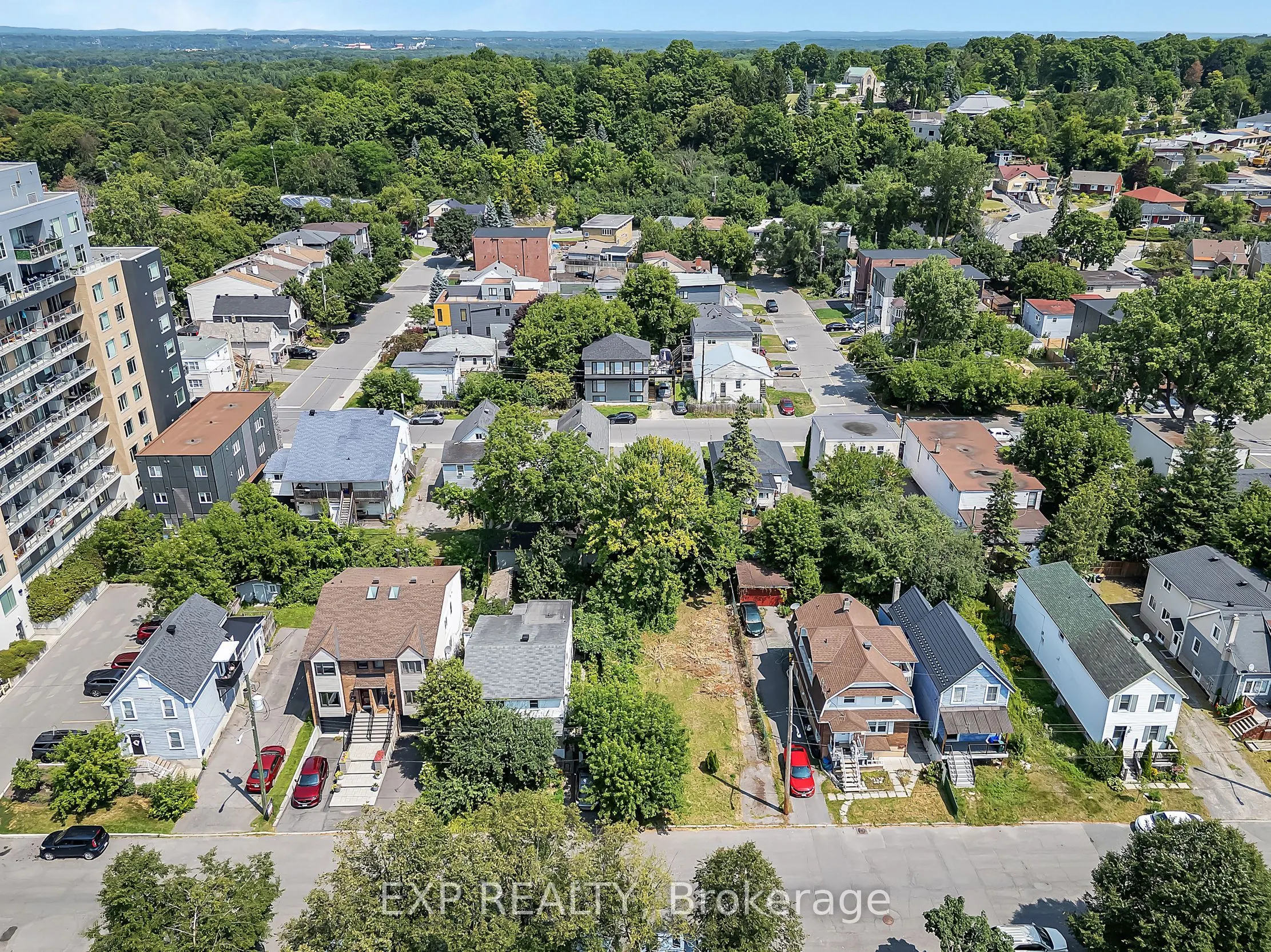 29 Marquette Avenue