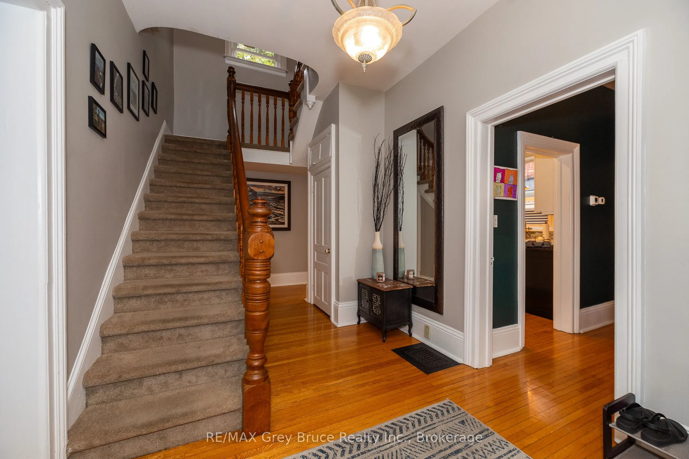 922 3rd Avenue W