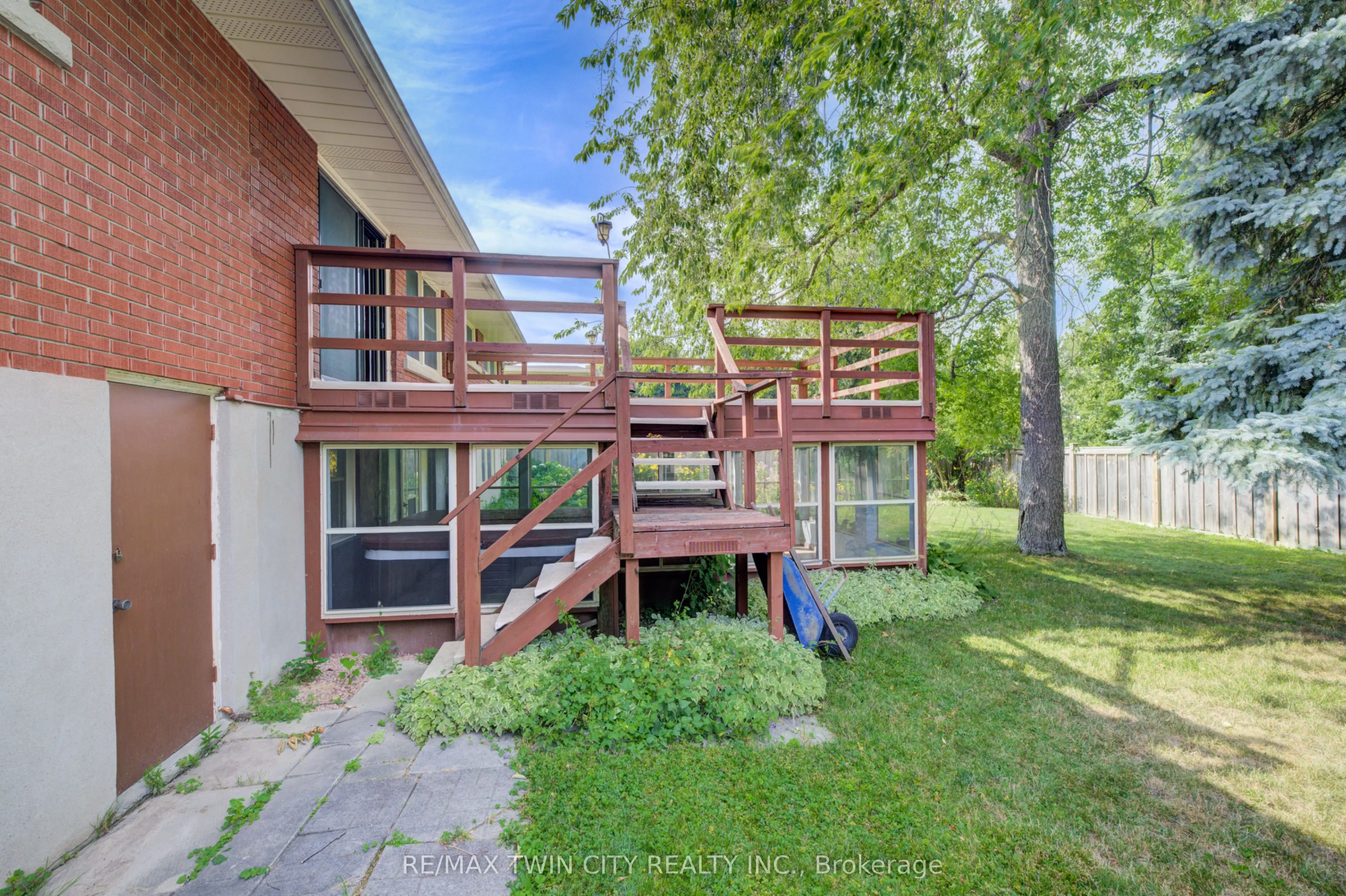 74 Lakeside Drive