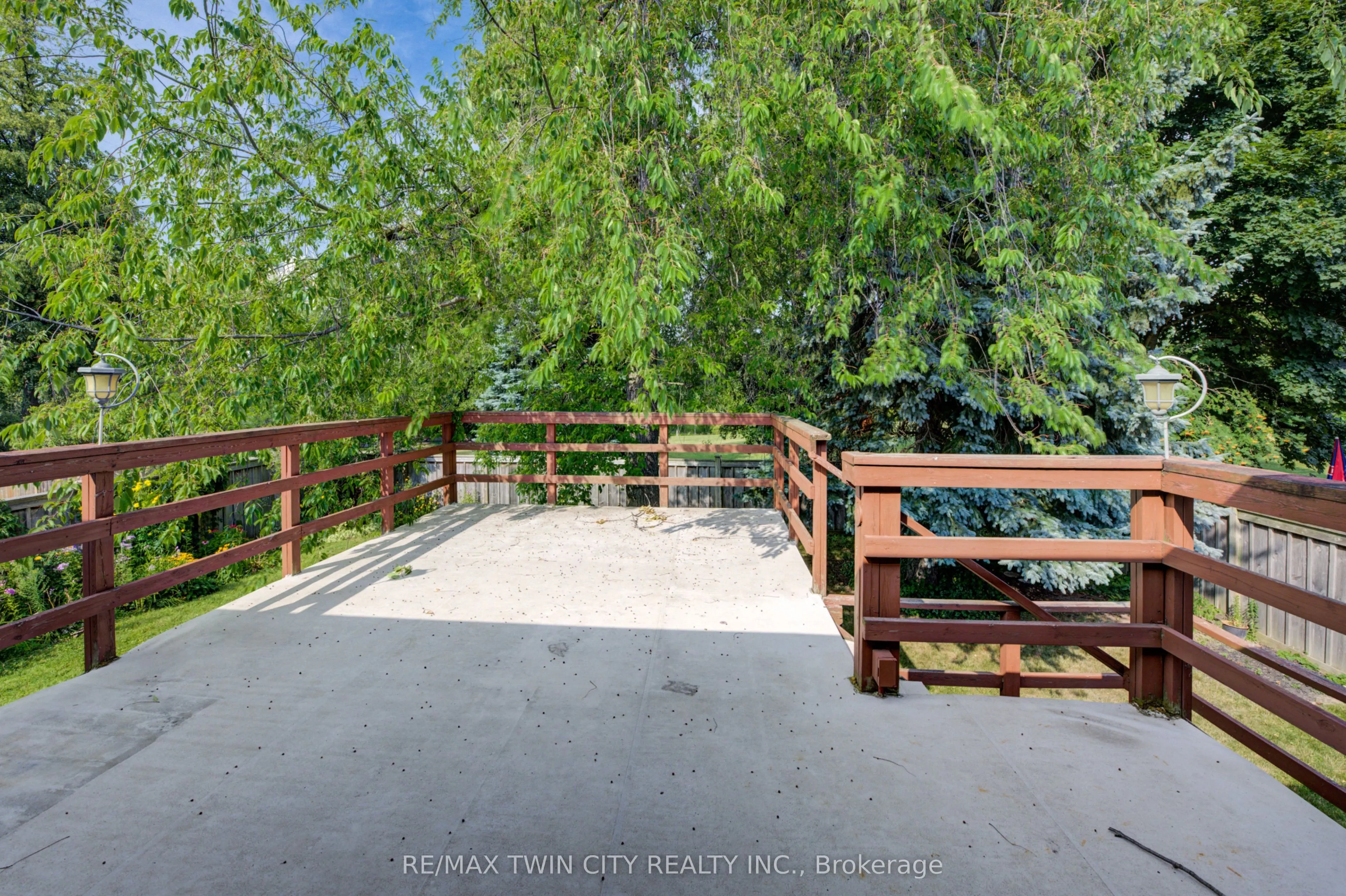 74 Lakeside Drive