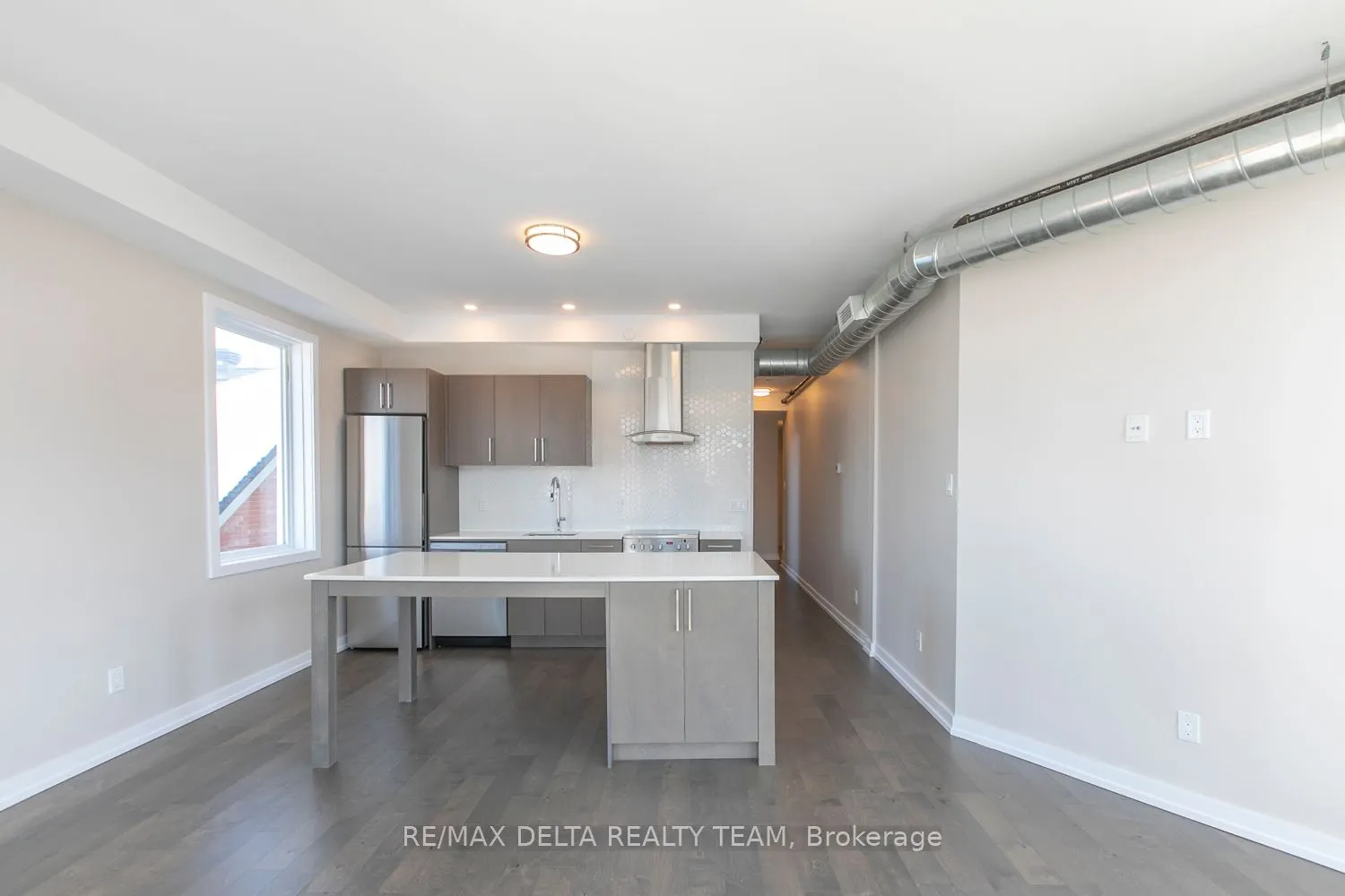 150 Greenfield Avenue, #405