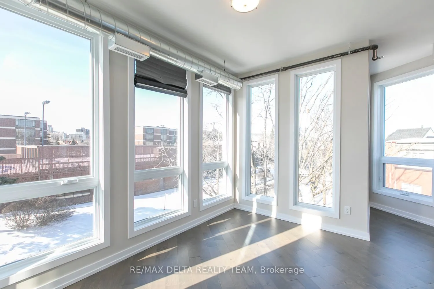 150 Greenfield Avenue, #405