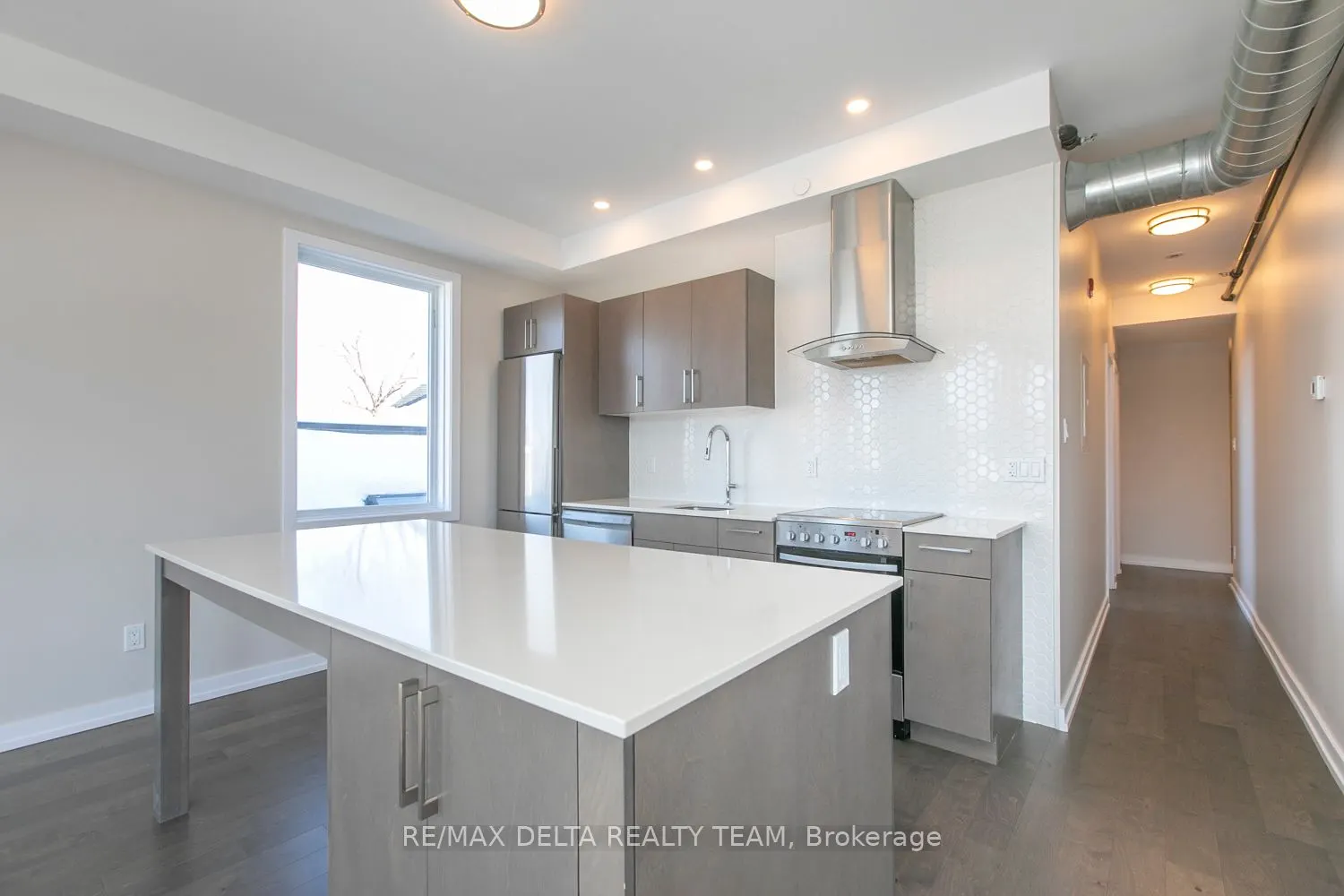 150 Greenfield Avenue, #405