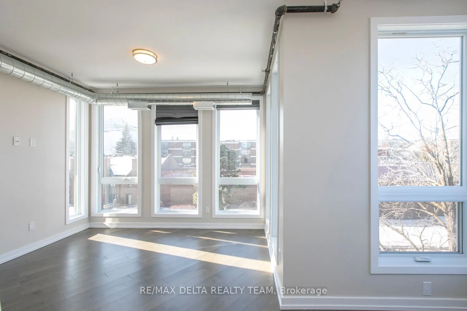 150 Greenfield Avenue, #405