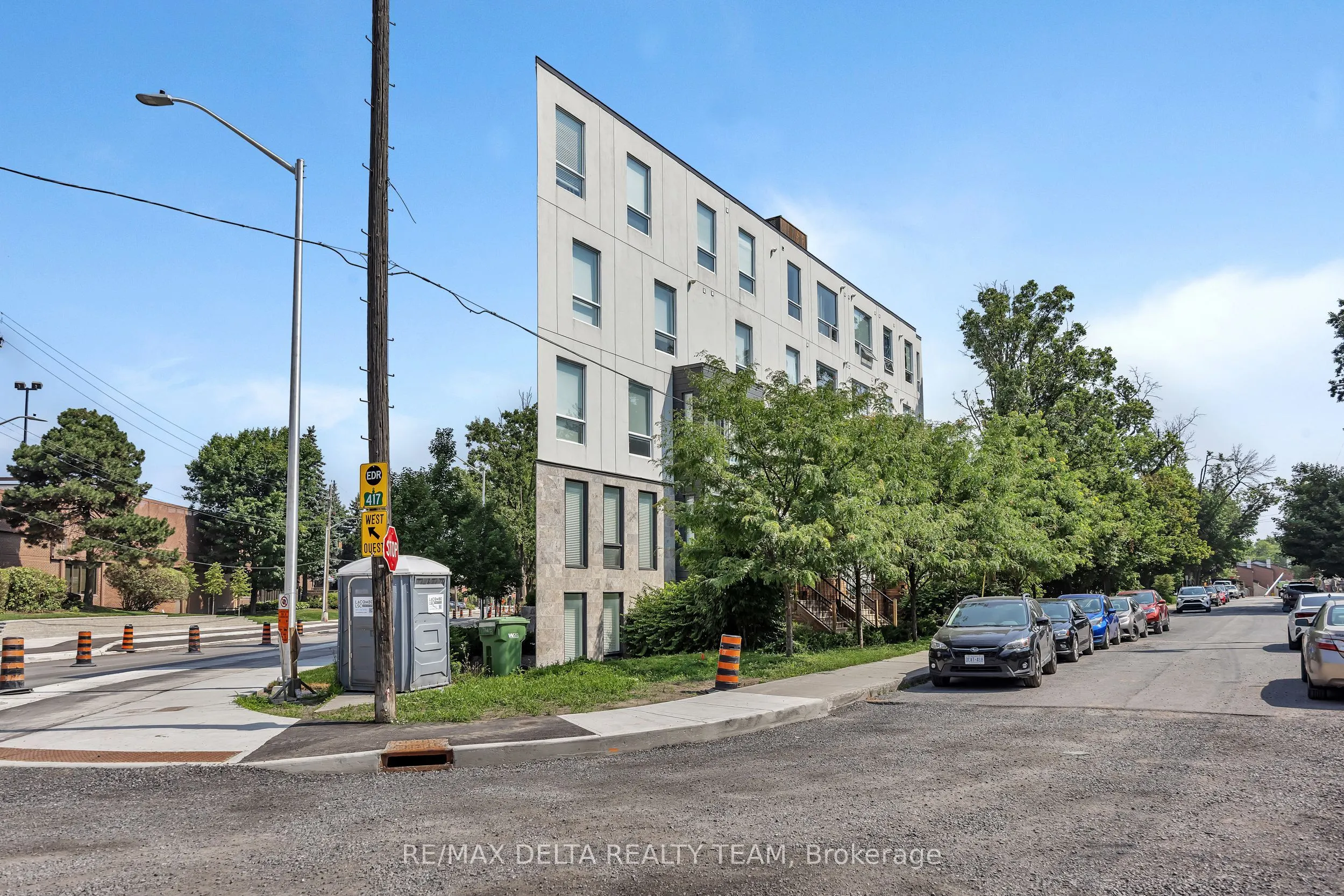 150 Greenfield Avenue, #405