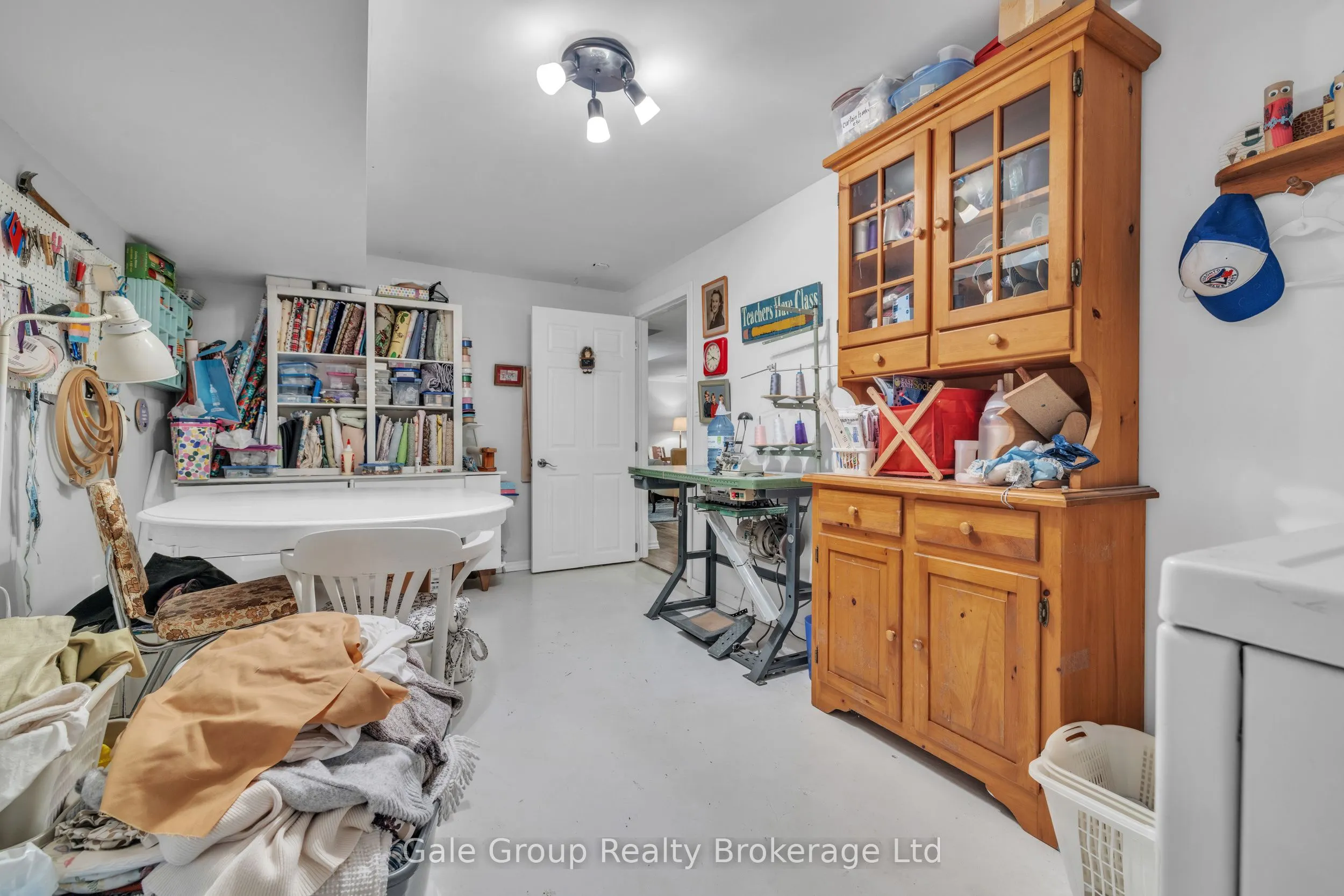997 Vanier Avenue