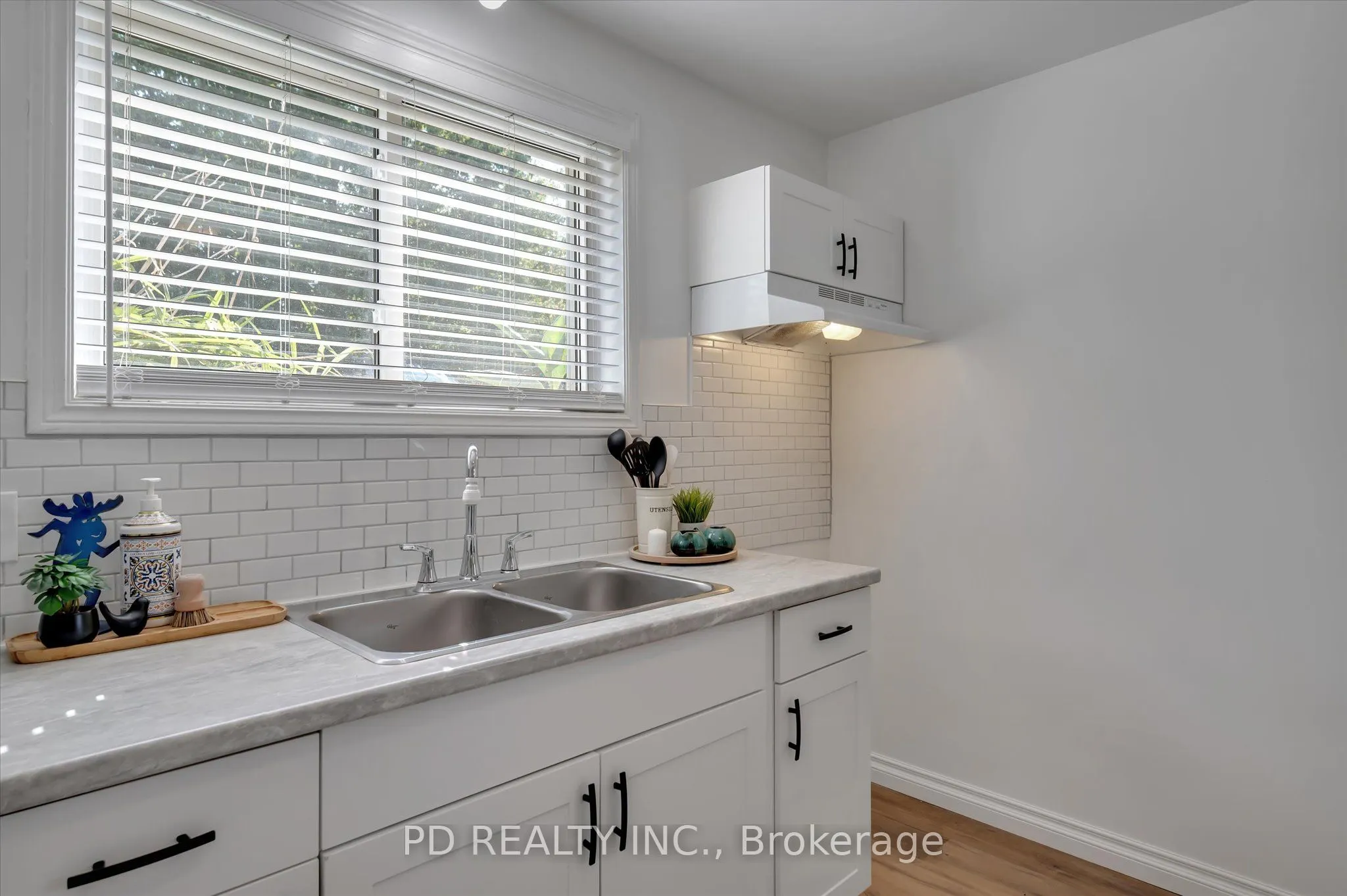 102 Rita Crescent, #C