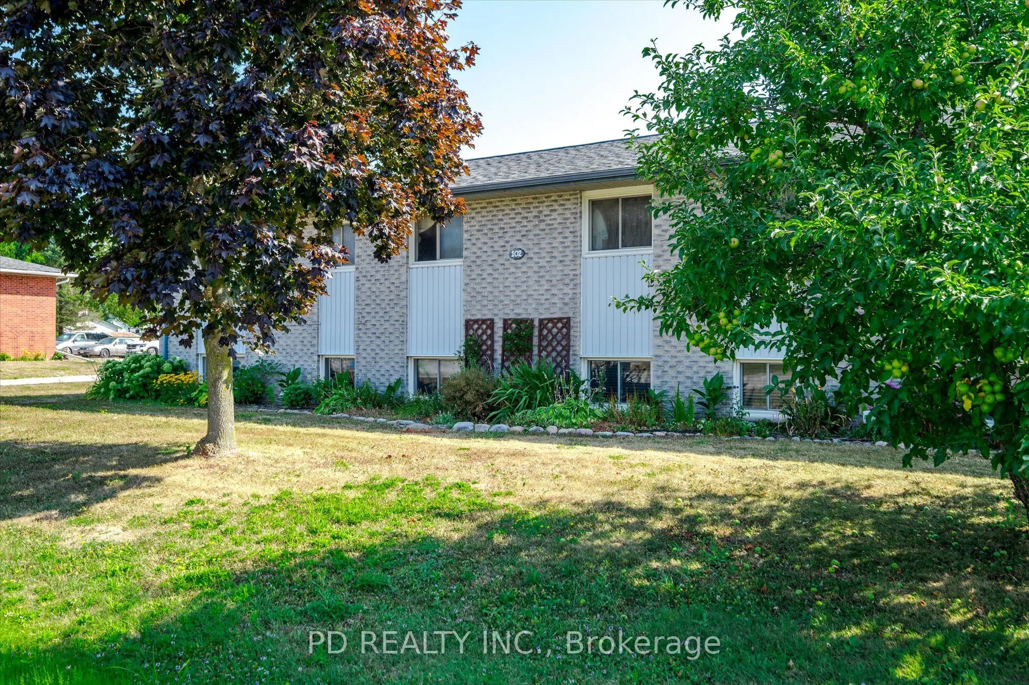 102 Rita Crescent, #C