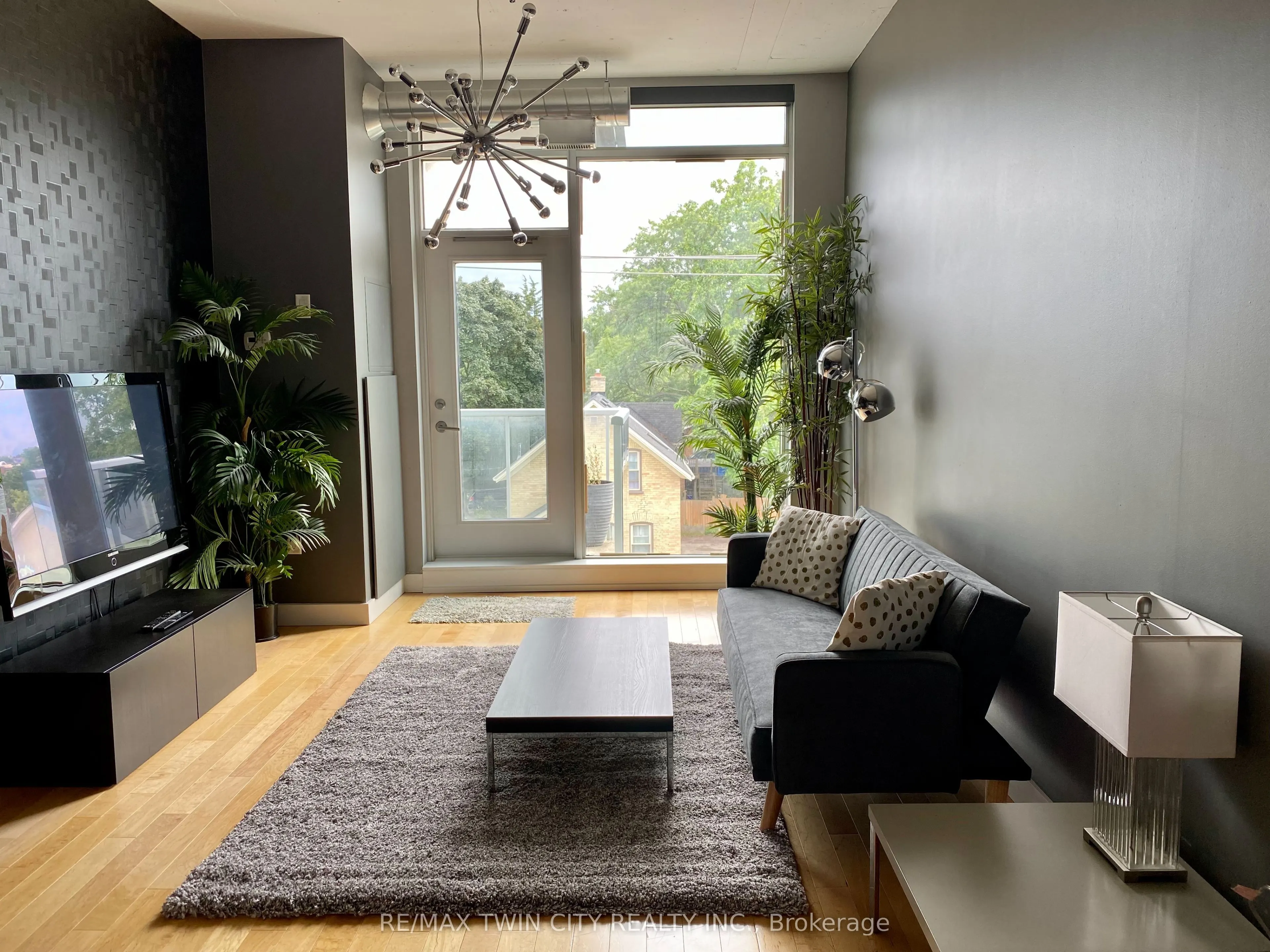 42 Bridgeport Road E, #309