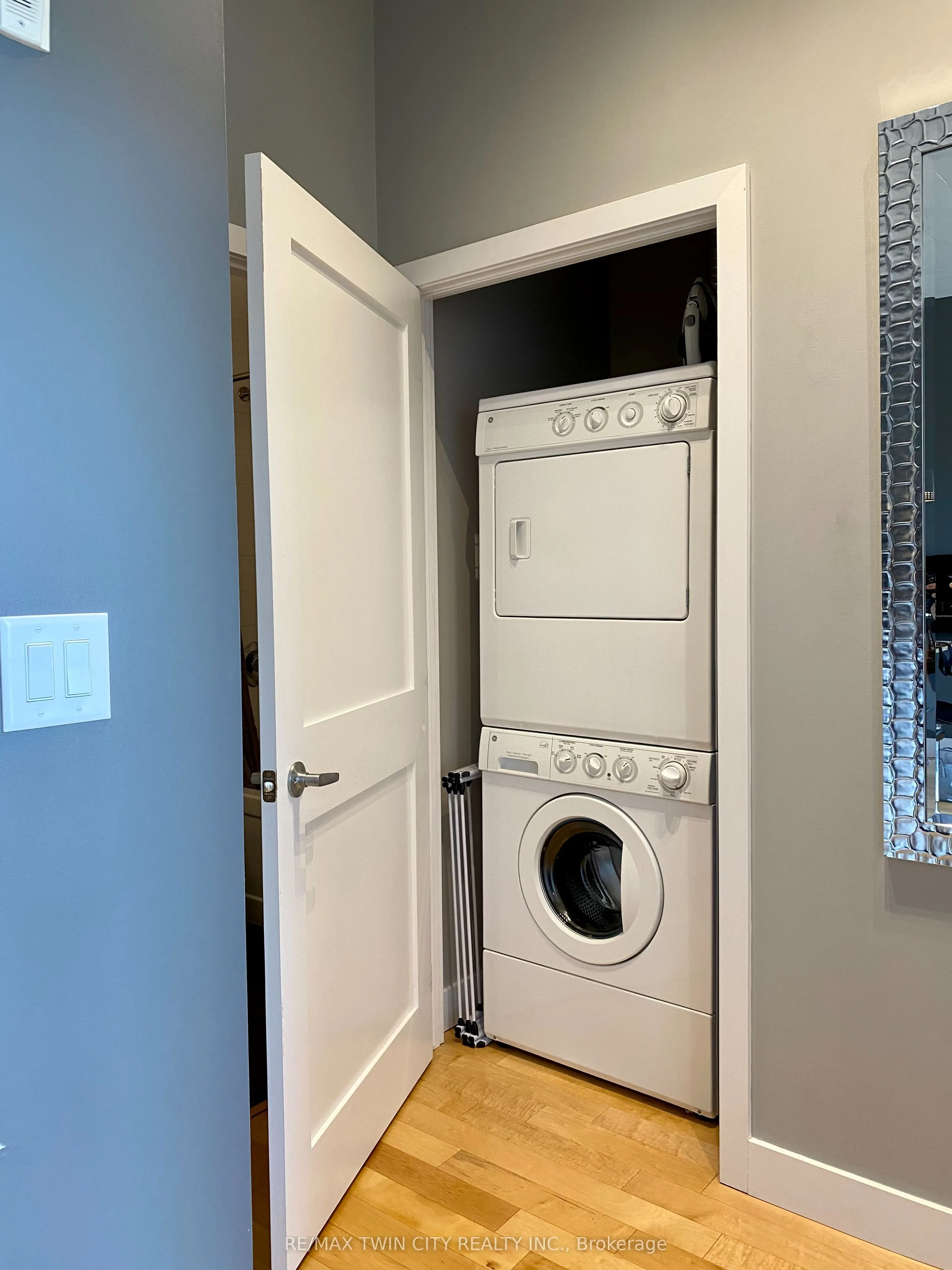 42 Bridgeport Road E, #309