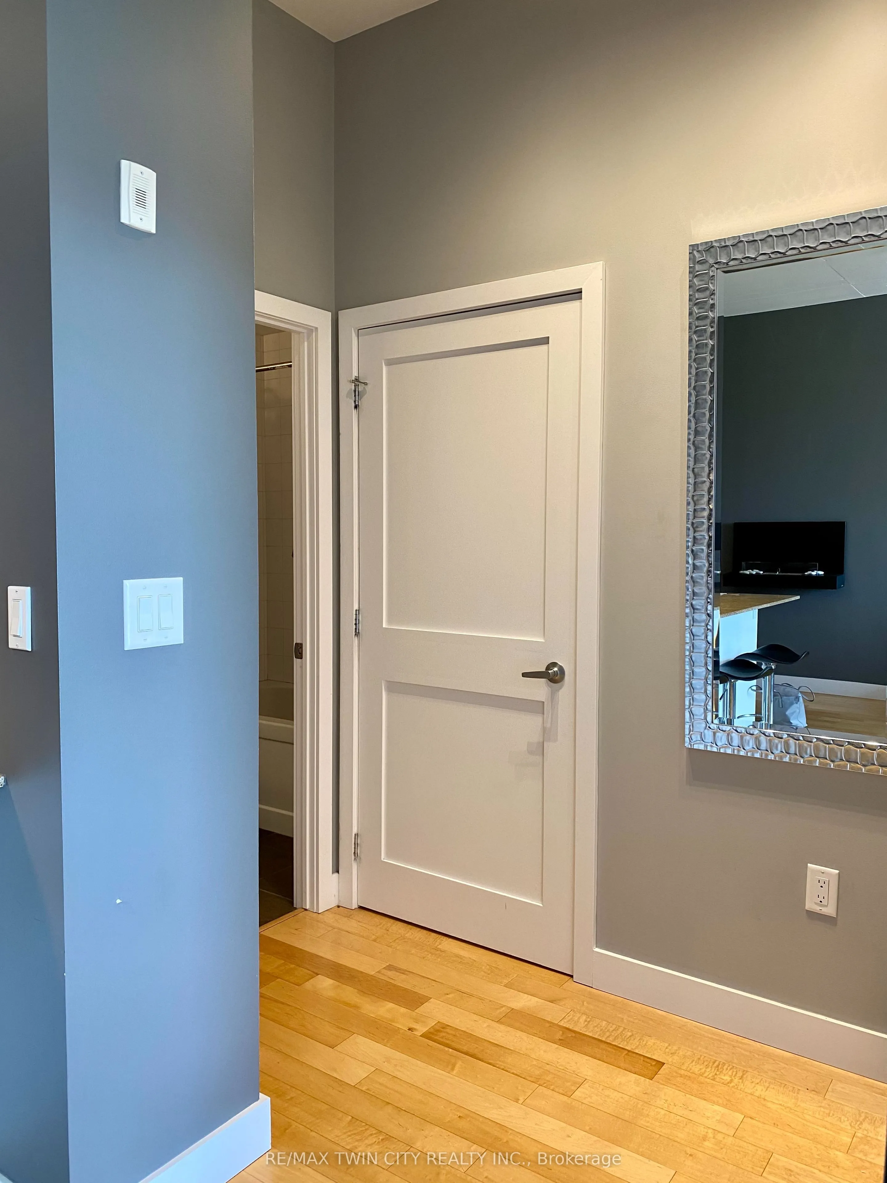 42 Bridgeport Road E, #309