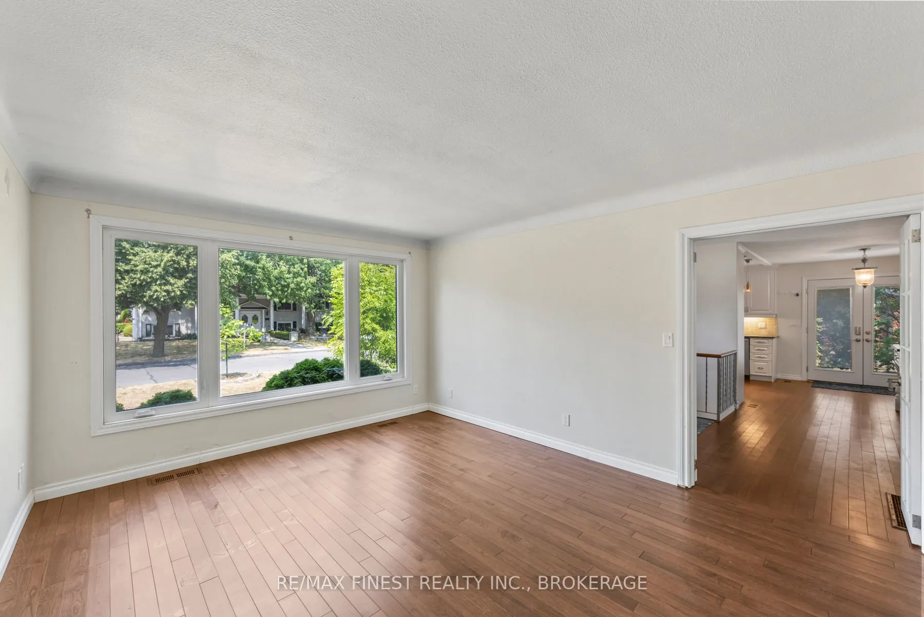 5 MICHAEL GRASS Crescent
