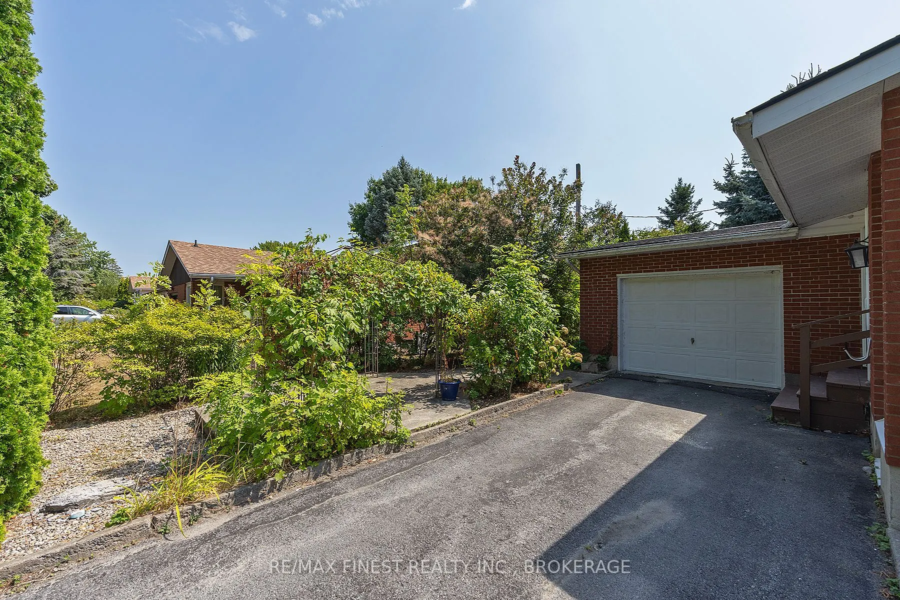 5 MICHAEL GRASS Crescent