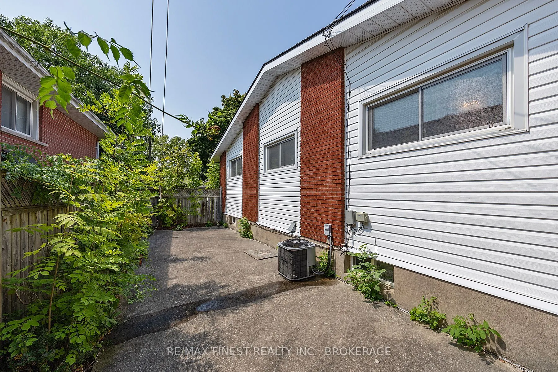 5 MICHAEL GRASS Crescent