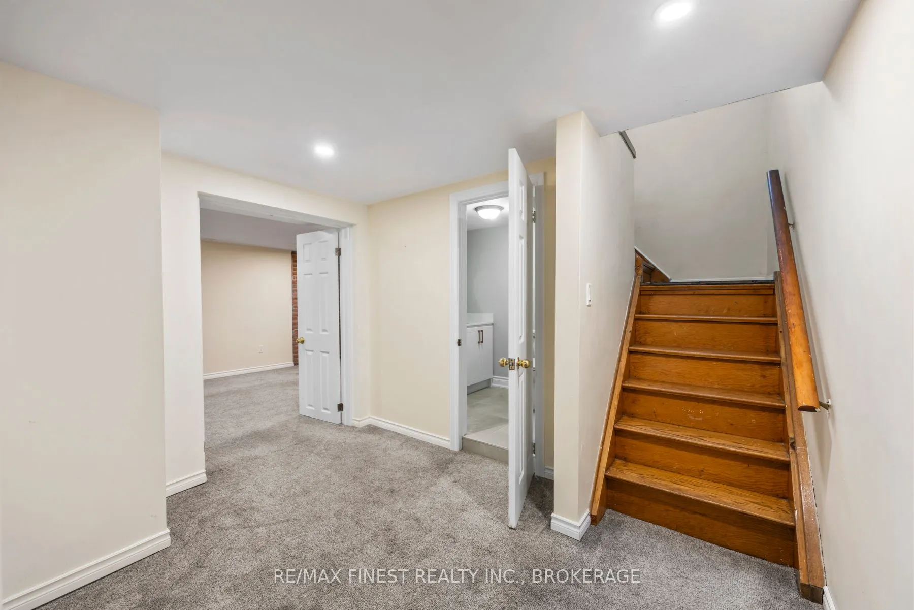 5 MICHAEL GRASS Crescent
