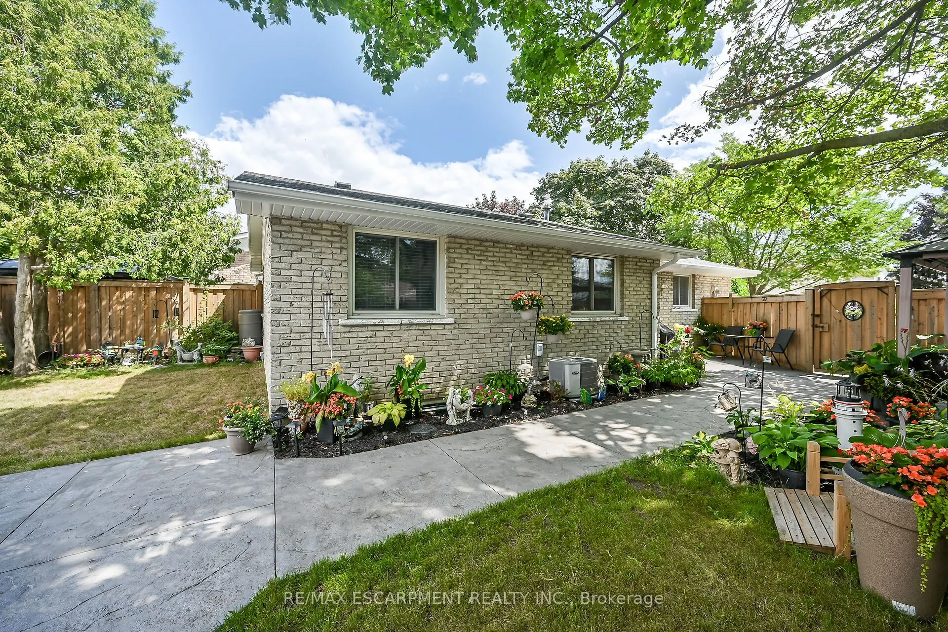146 FIONA Crescent