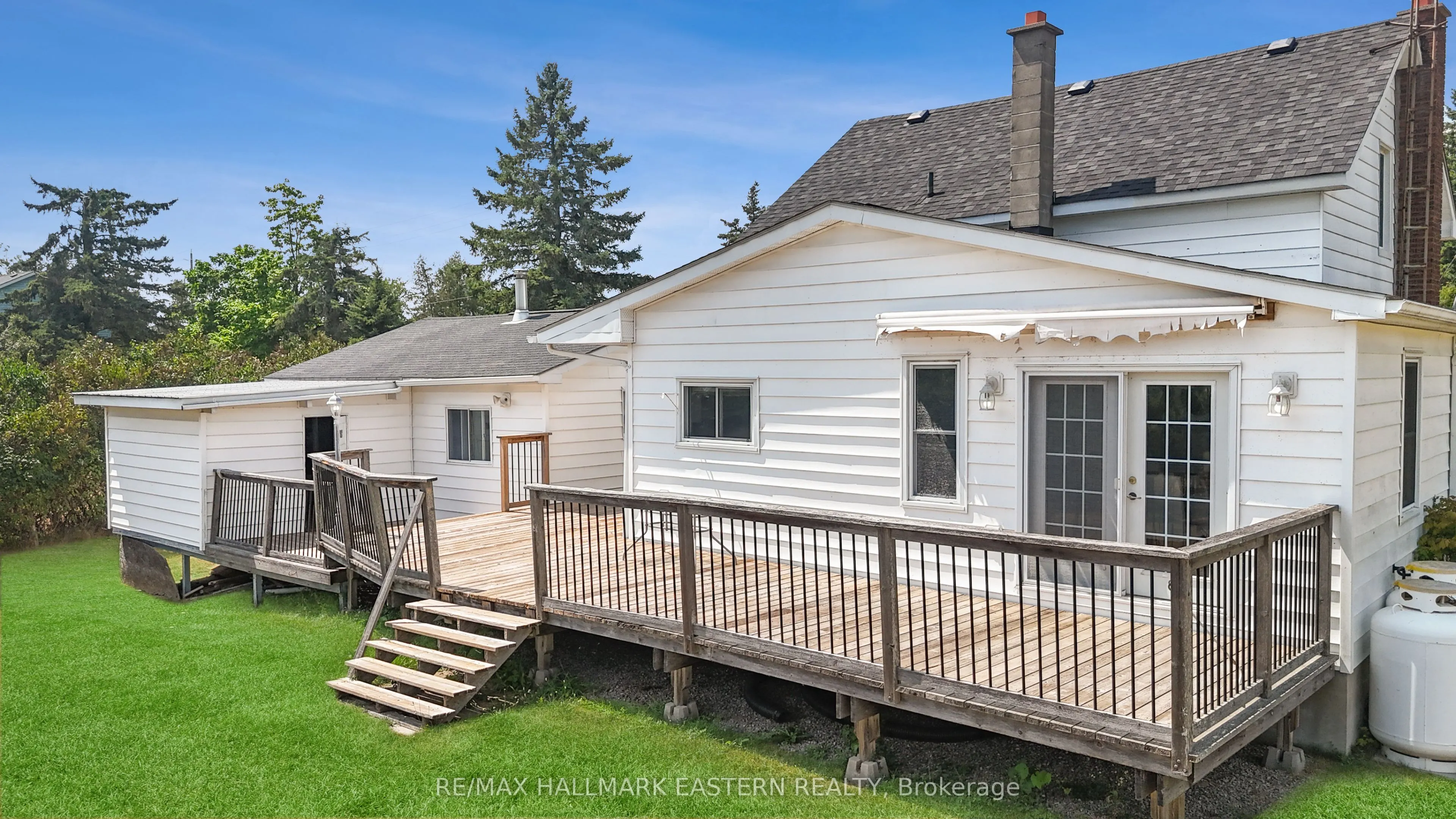 1415 Young's Point Road