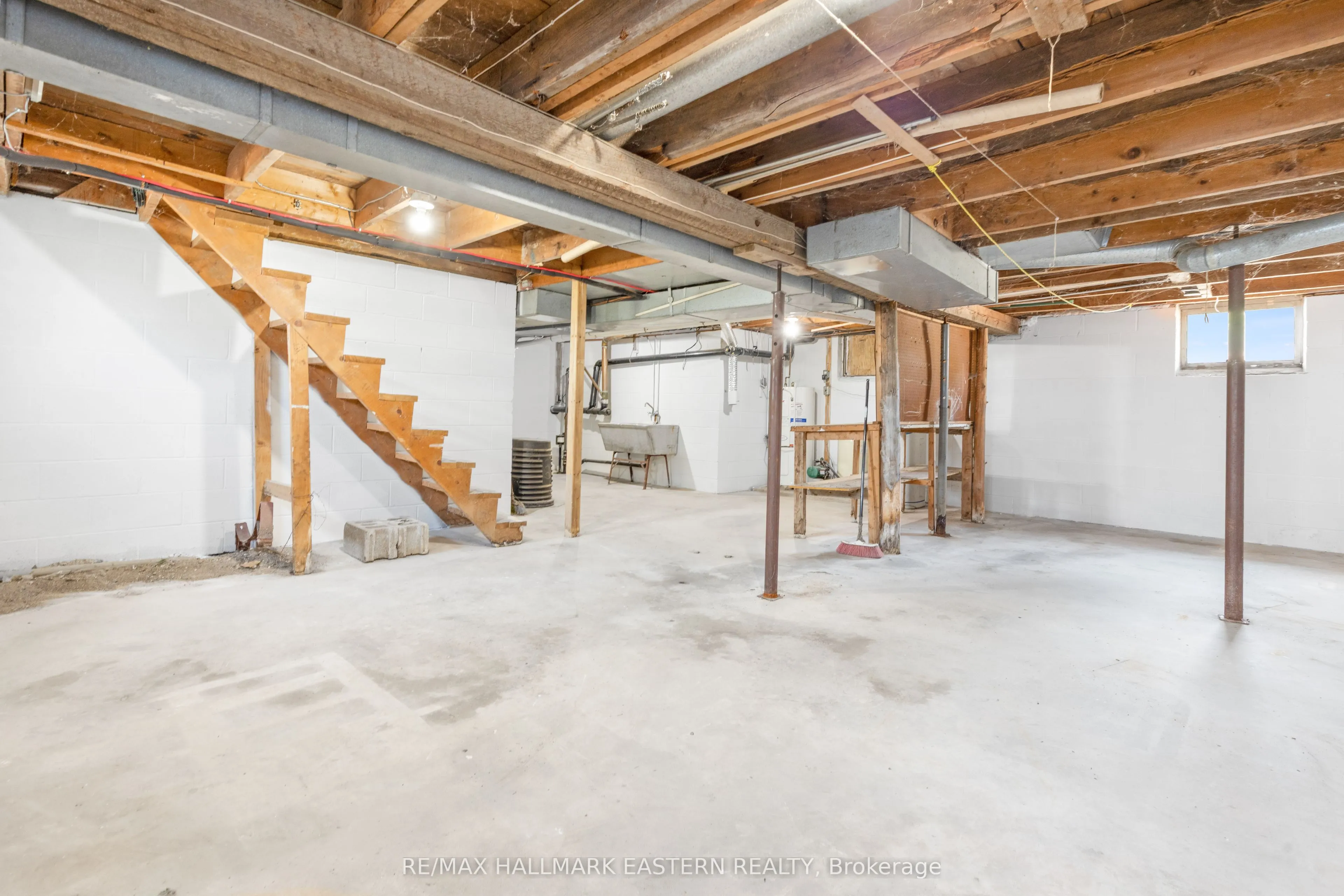 1415 Young's Point Road