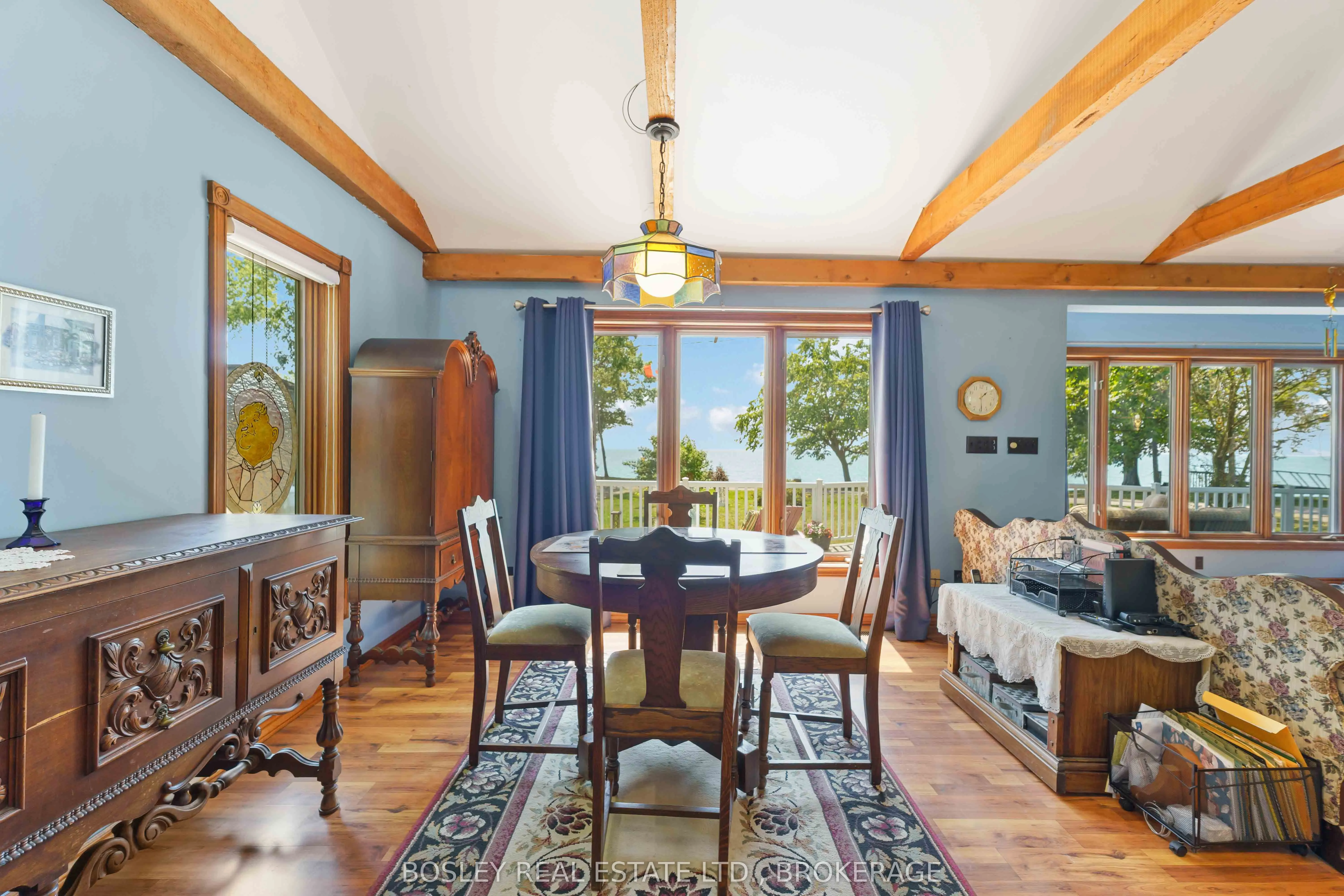 557 EDGEWATER Place