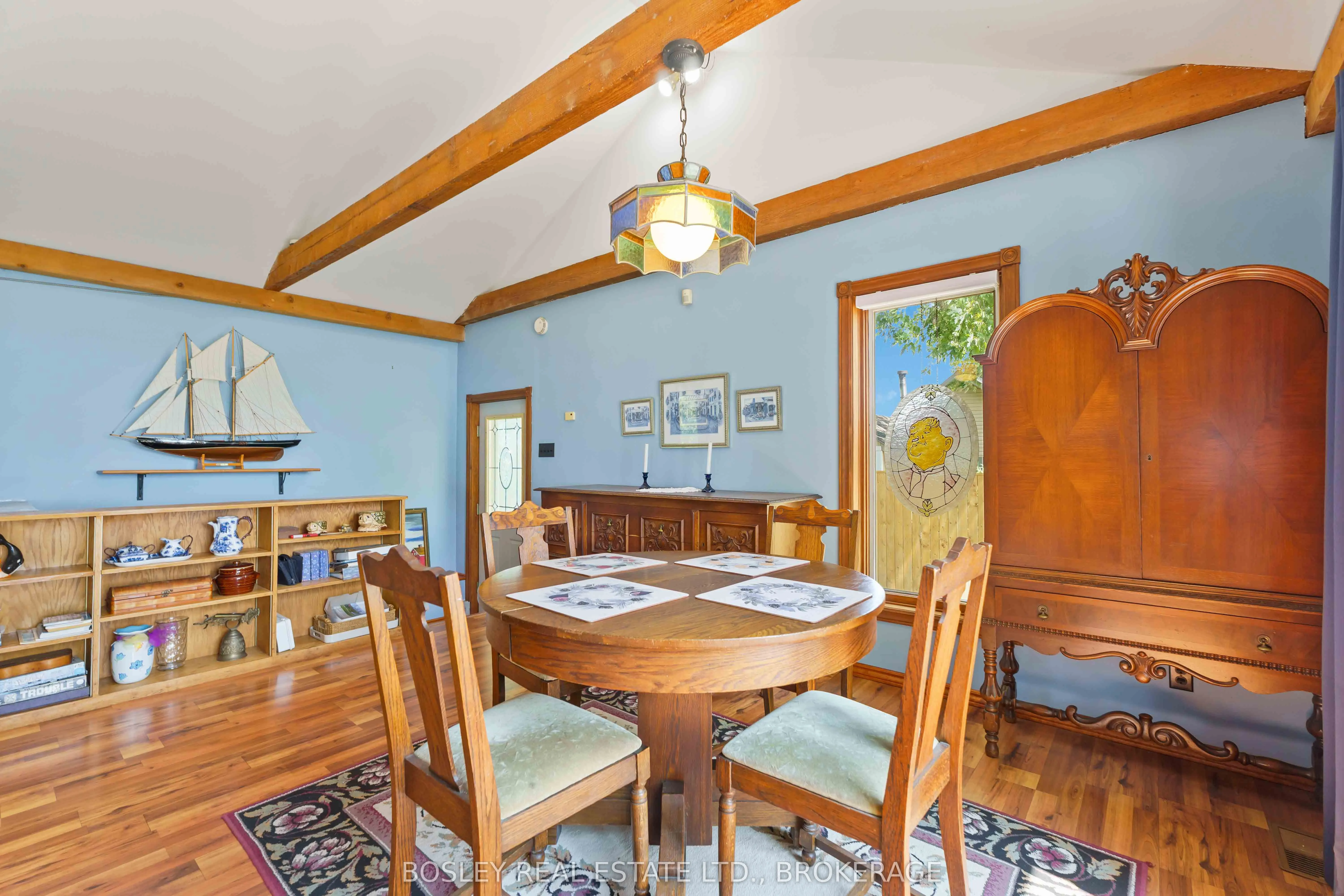 557 EDGEWATER Place