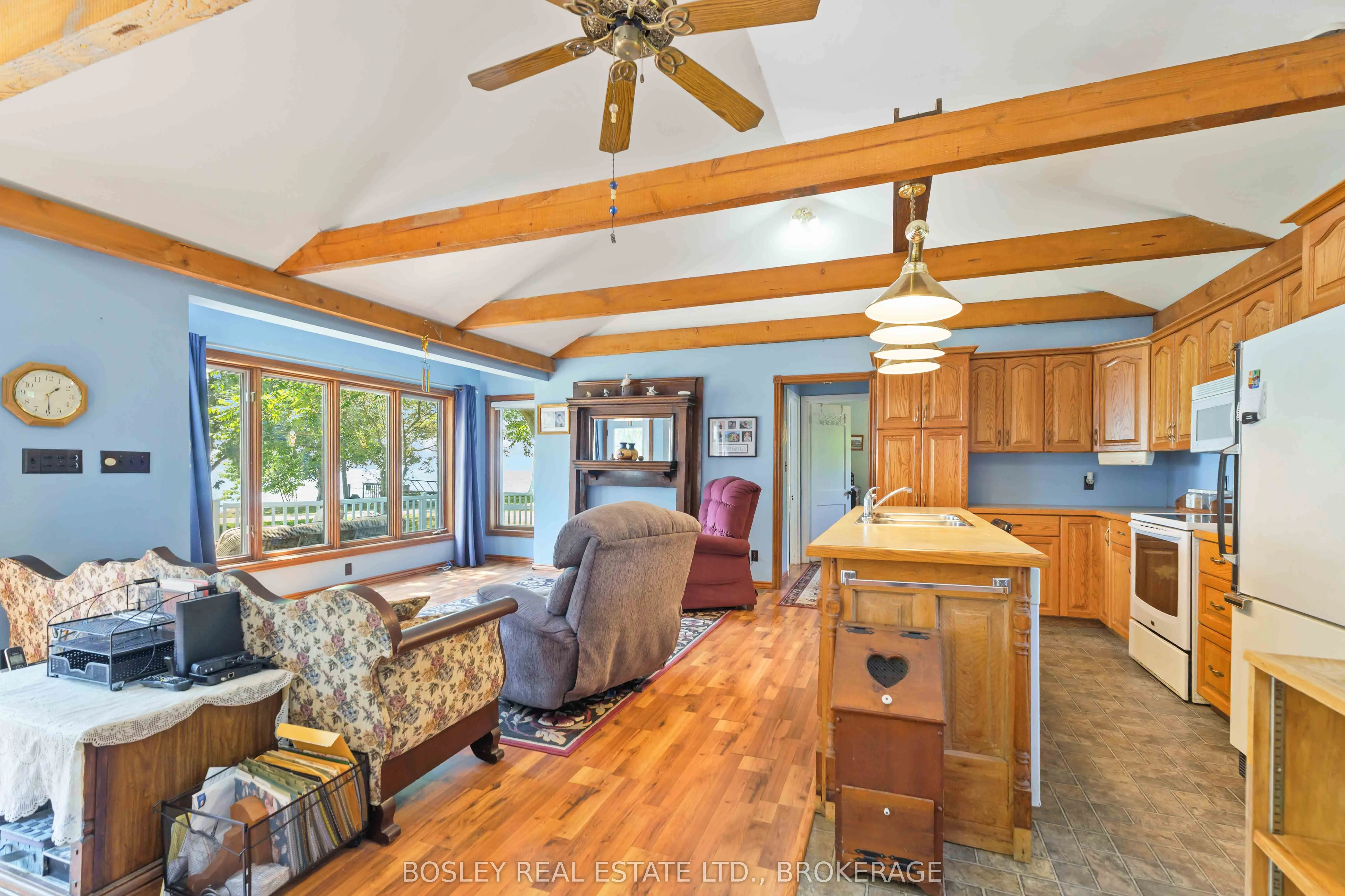 557 EDGEWATER Place