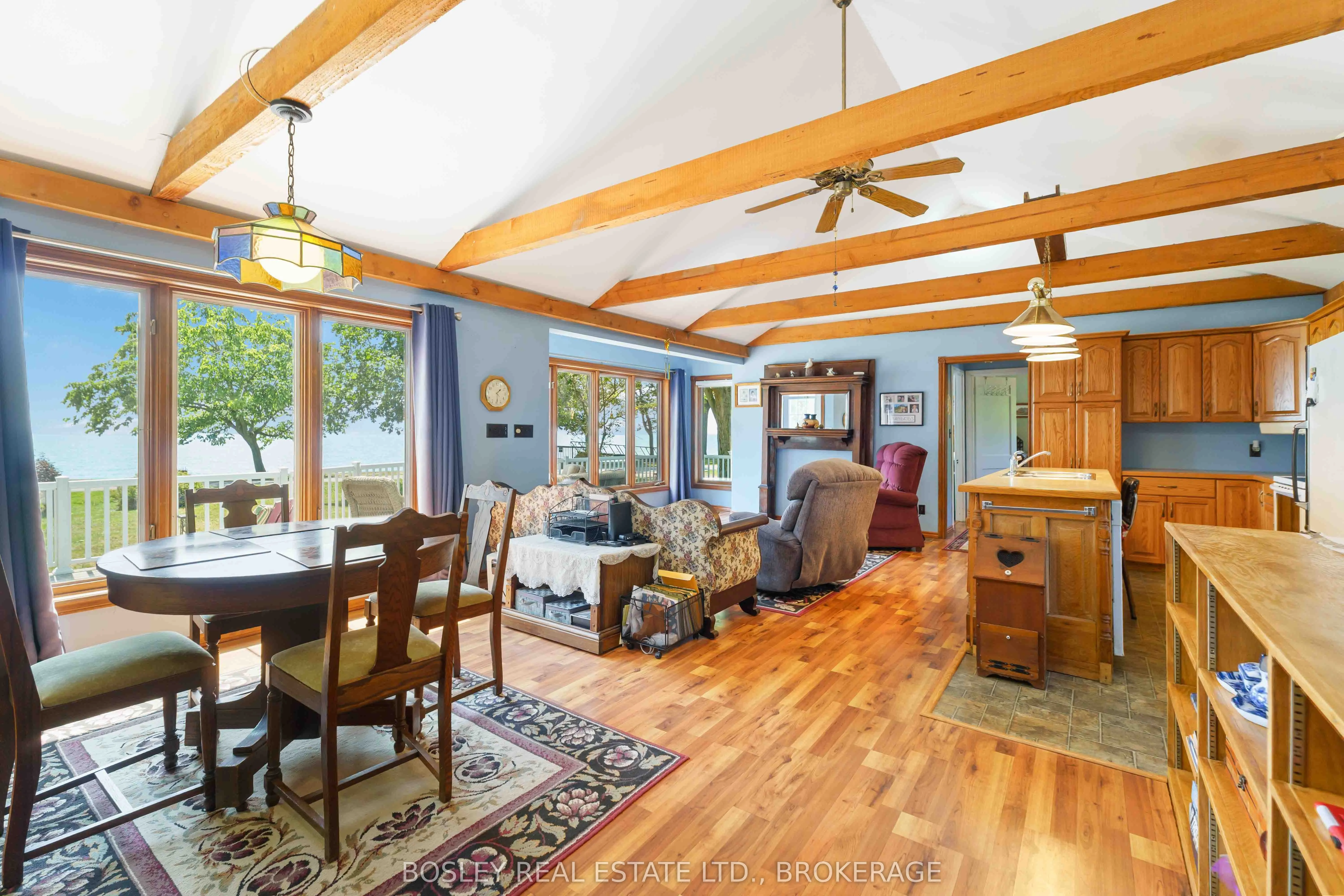 557 EDGEWATER Place