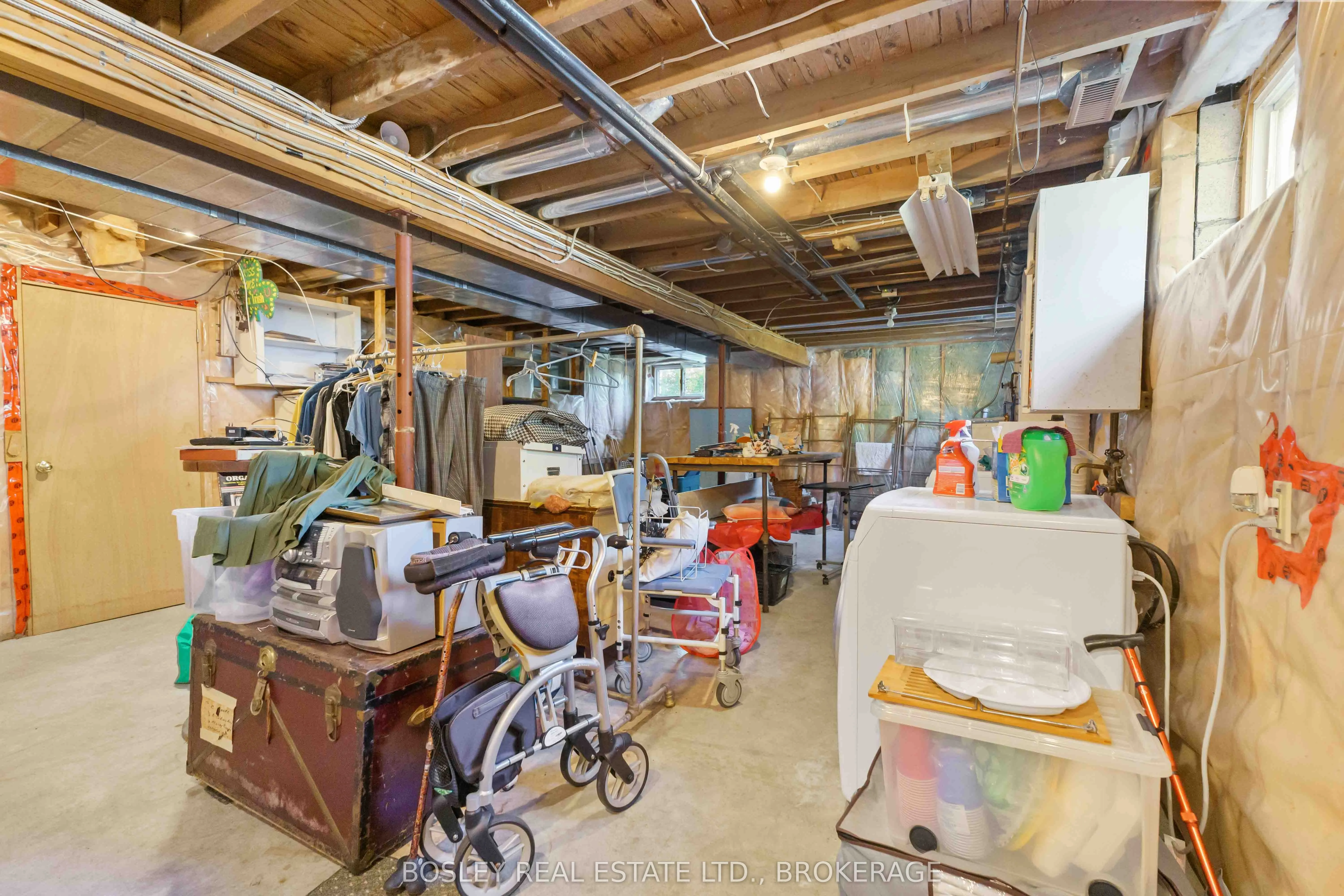 557 EDGEWATER Place