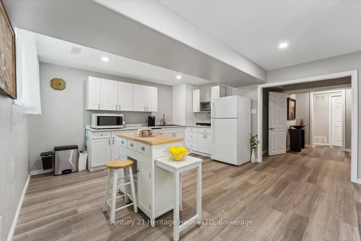253 St Lawrence Drive