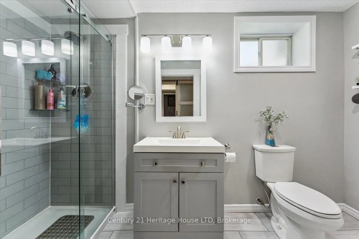 253 St Lawrence Drive