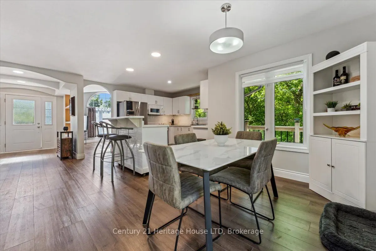 253 St Lawrence Drive