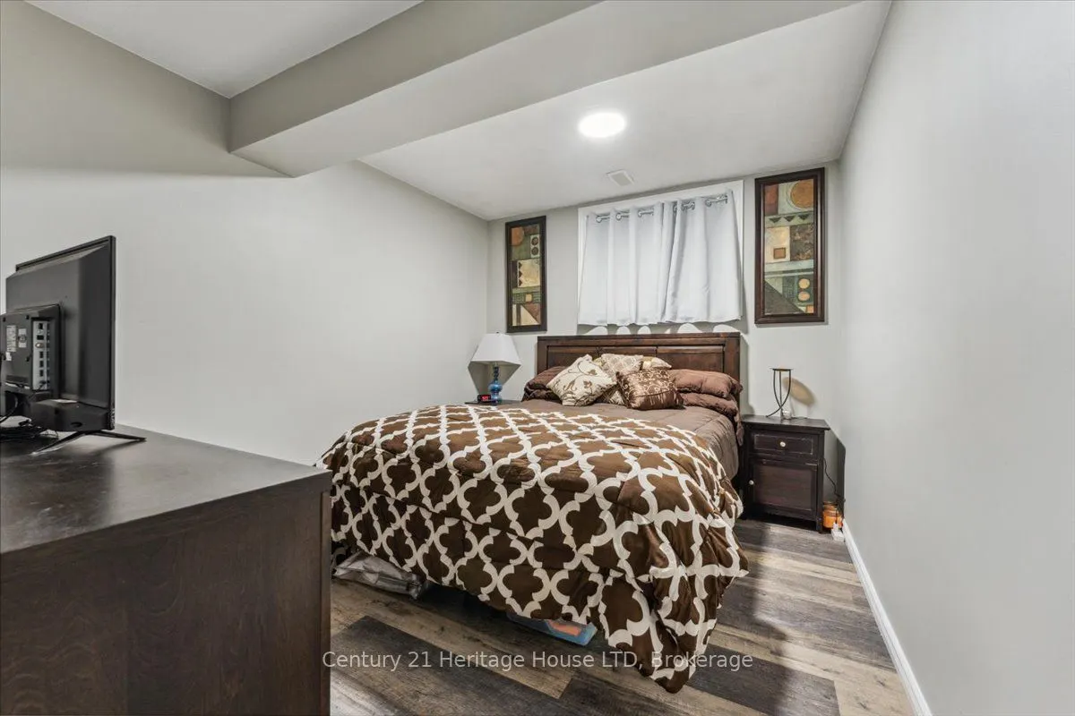 253 St Lawrence Drive