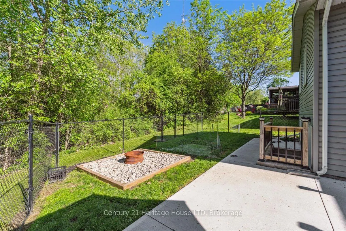 253 St Lawrence Drive