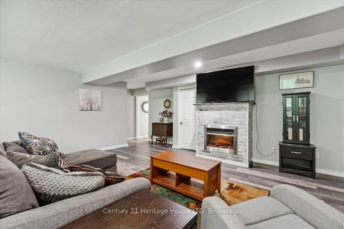 253 St Lawrence Drive