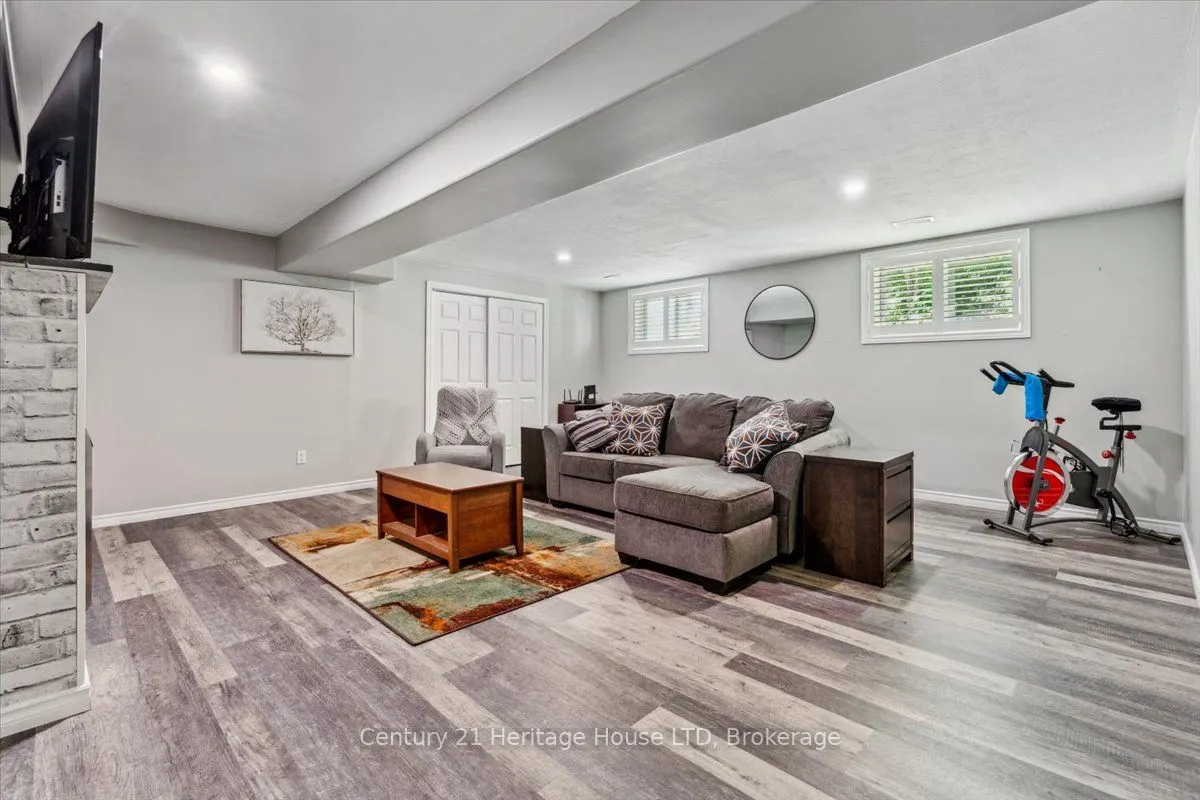 253 St Lawrence Drive