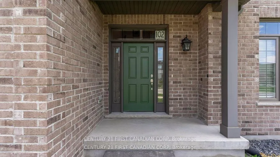 102 Caverhill Crescent