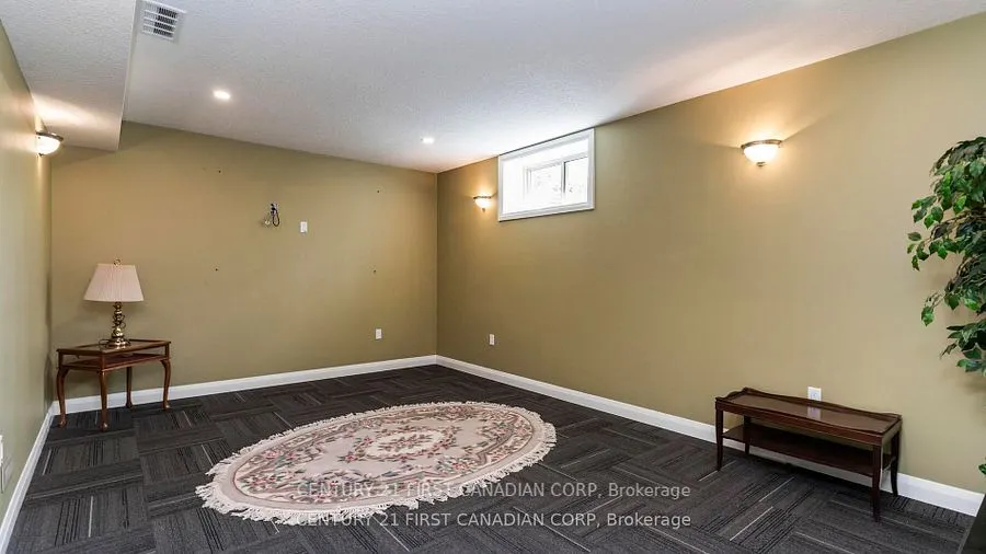 102 Caverhill Crescent