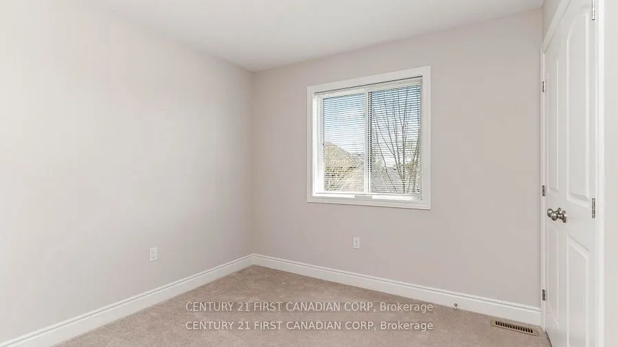 102 Caverhill Crescent