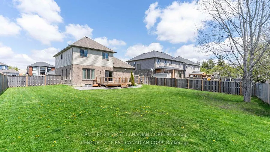 102 Caverhill Crescent