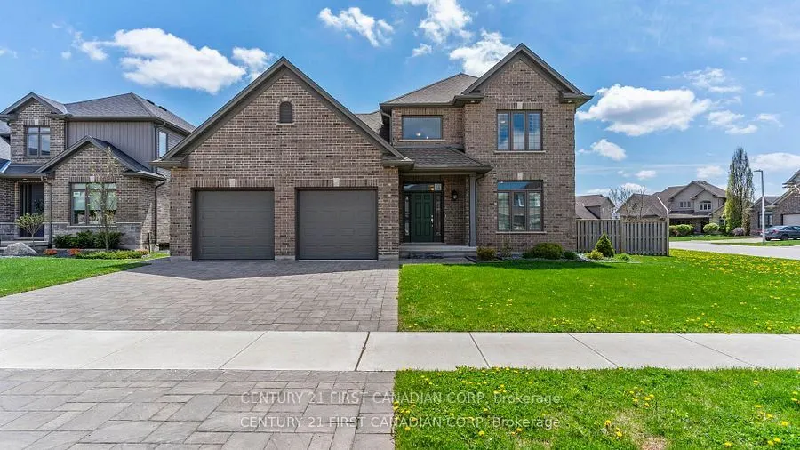 102 Caverhill Crescent