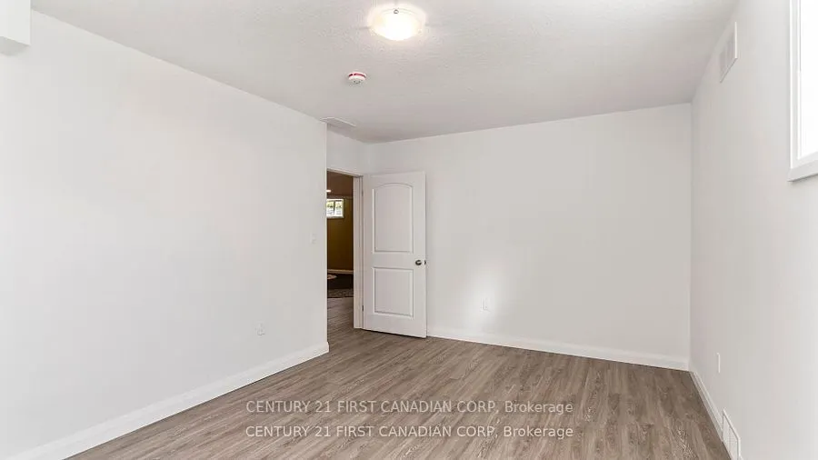 102 Caverhill Crescent