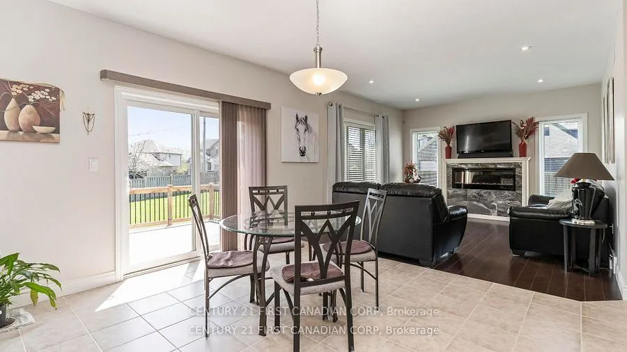 102 Caverhill Crescent