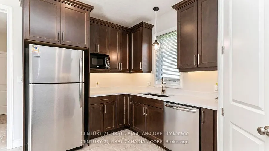 102 Caverhill Crescent