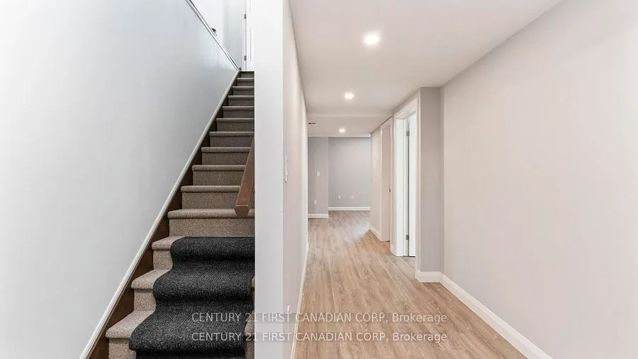 102 Caverhill Crescent