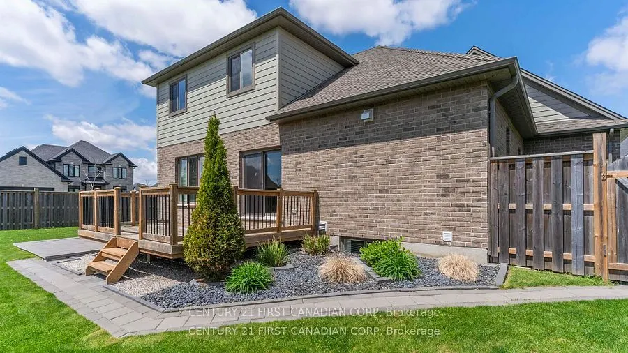102 Caverhill Crescent