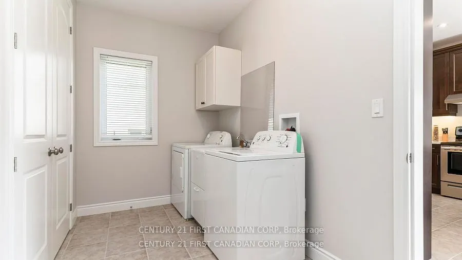 102 Caverhill Crescent