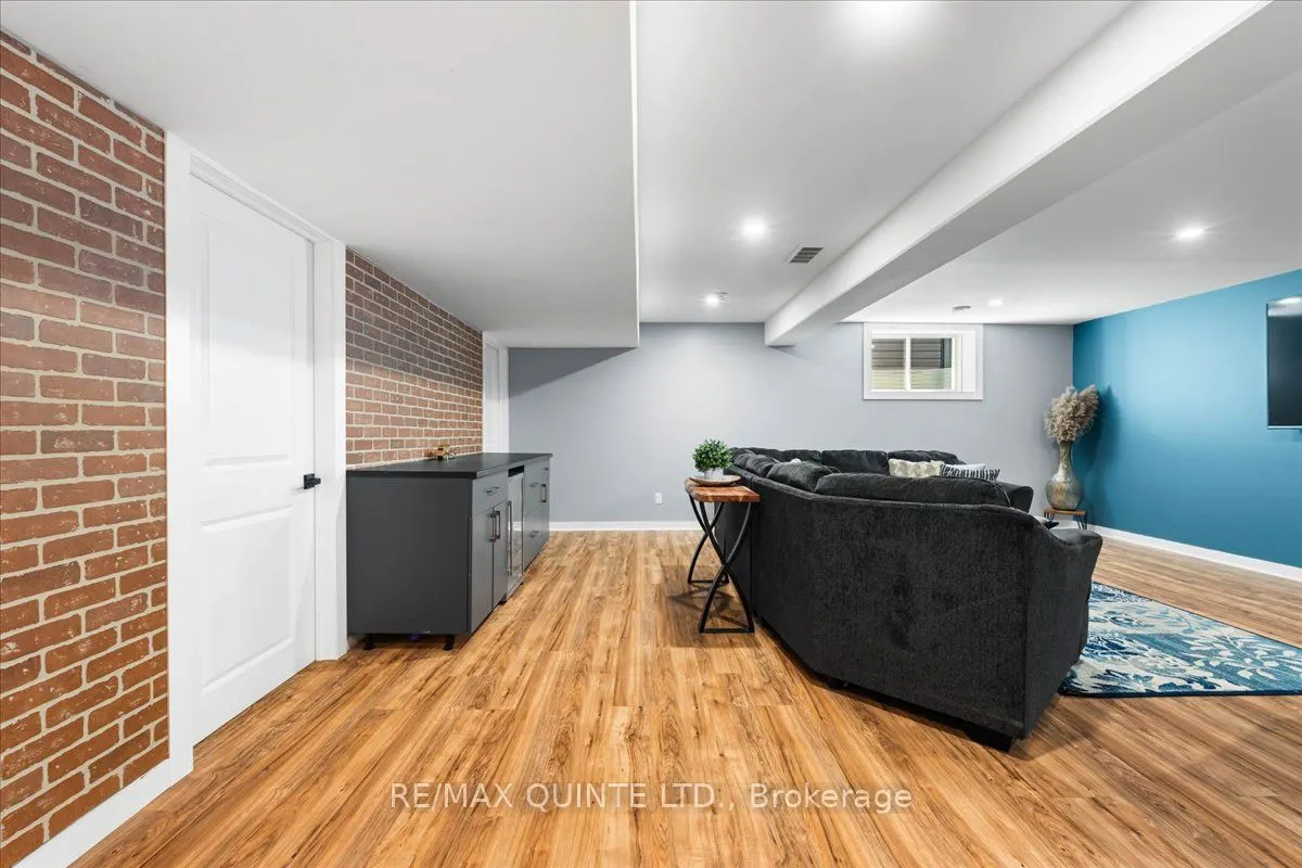 40 Deacon Place