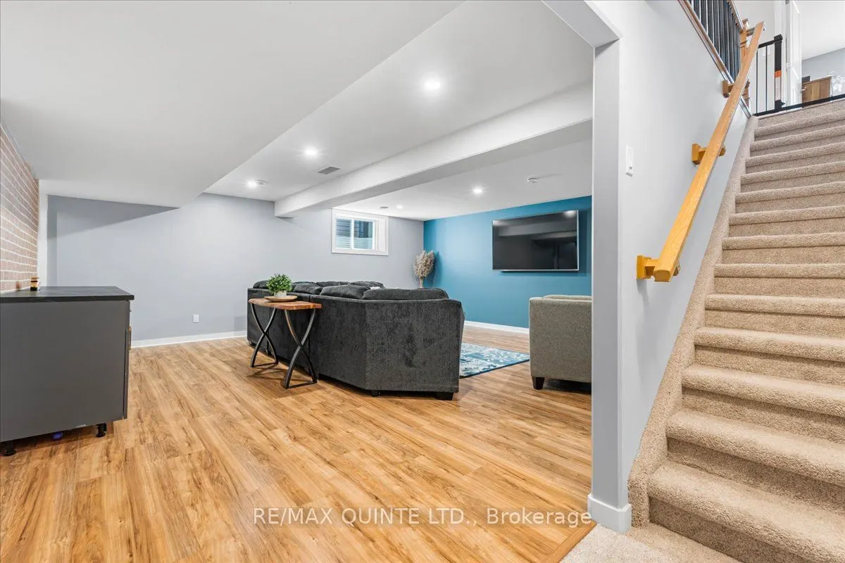 40 Deacon Place