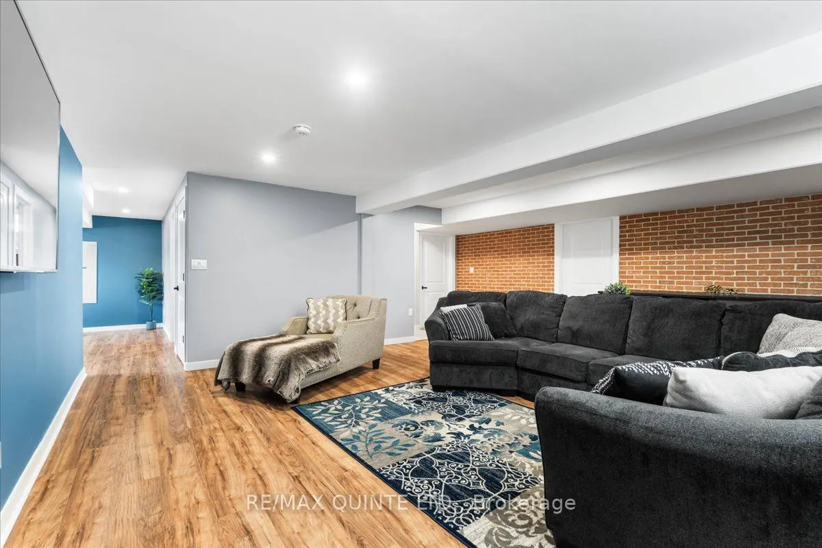 40 Deacon Place